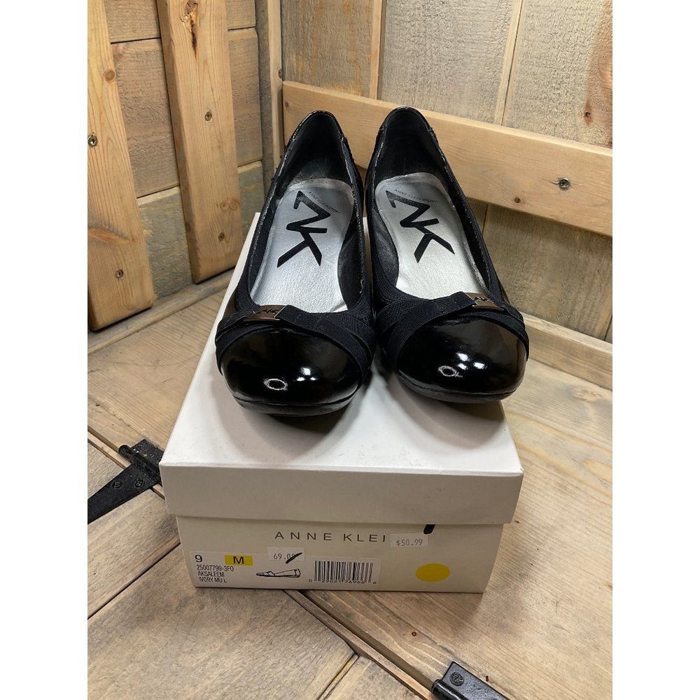US9 Anne Klein Black Wedge Slip On Patent AKDefinitely Pumps Low Heel